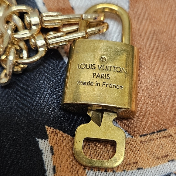 LV Lock and Key Necklace - Picture 5 of 8